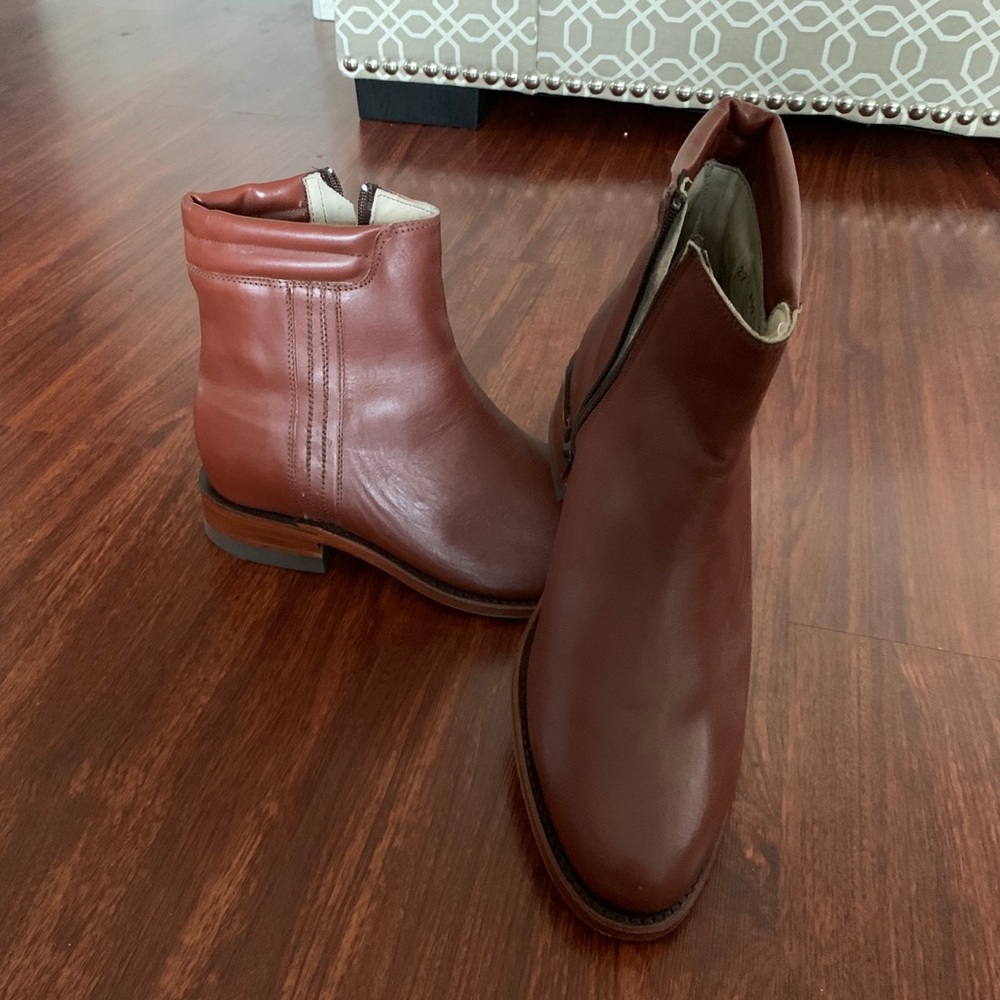 Brand new Moreno Romero brown leather boots.